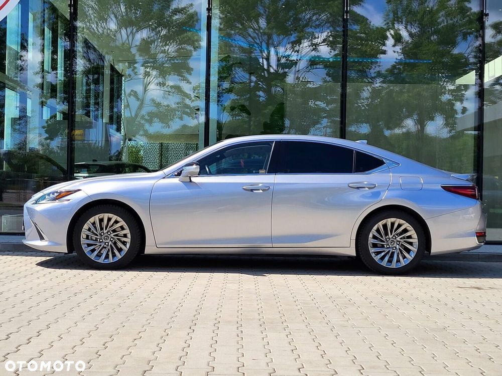 Lexus ES - 3