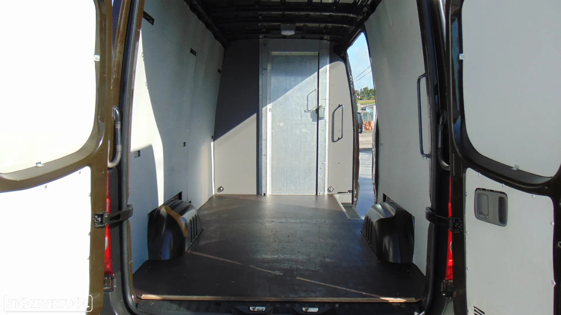 VW CRAFTER 2.0 TDI 140CV - 9