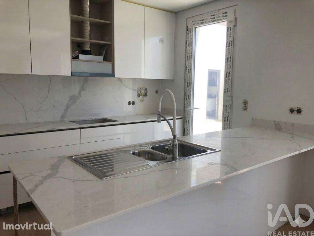 Casa / Villa T4 em Azeitão (São Lourenço e São Simão) de 190,00 m2 - Grande imagem: 3/23