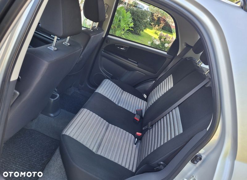 Suzuki SX4 - 27