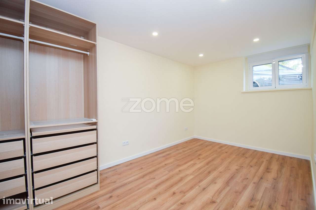 Apartamento T2 totalmente remodelado na Bobadela - Grande imagem: 4/27