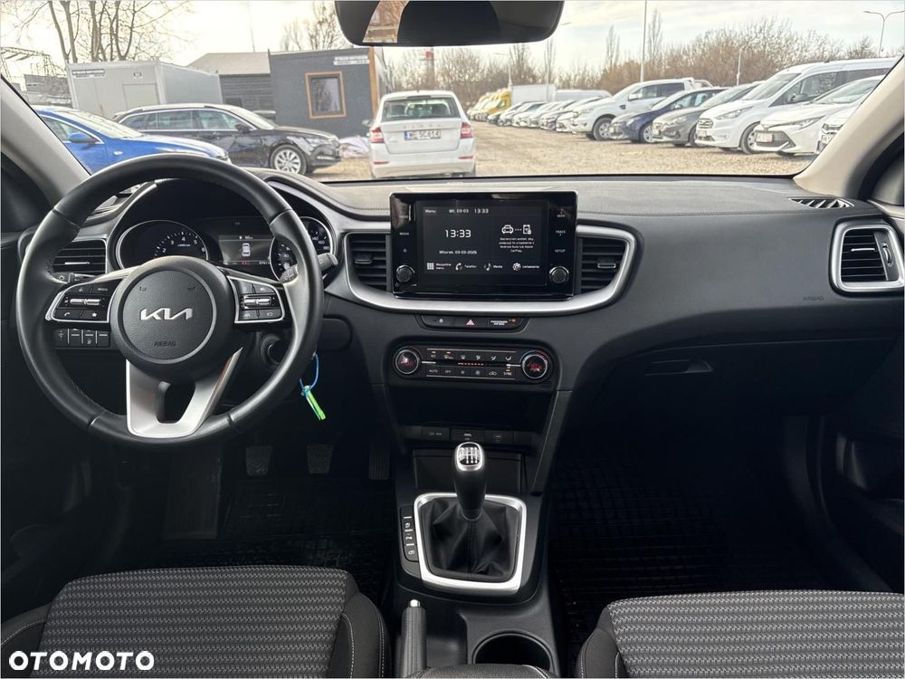 Kia Ceed 1.5 T-GDI M - 11