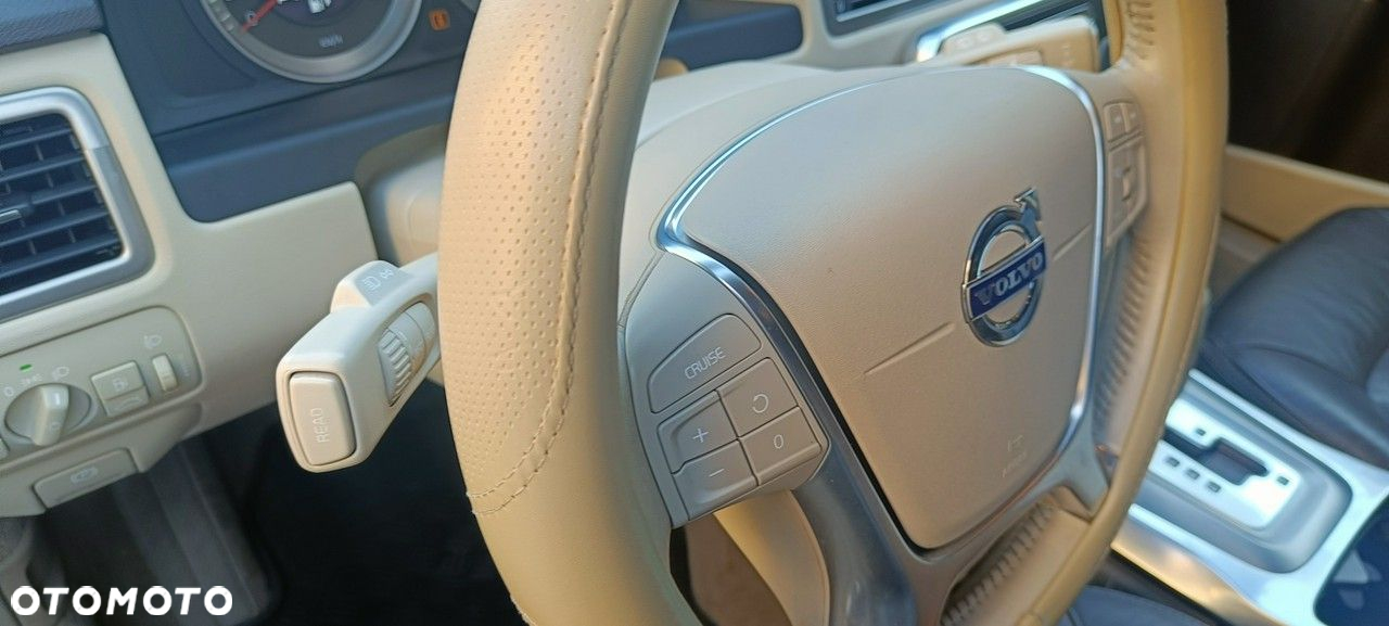 Volvo XC 70 D5 AWD Dynamic Momentum - 27