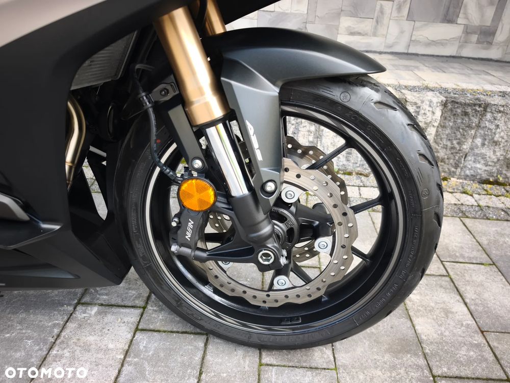 Honda CBR - 13