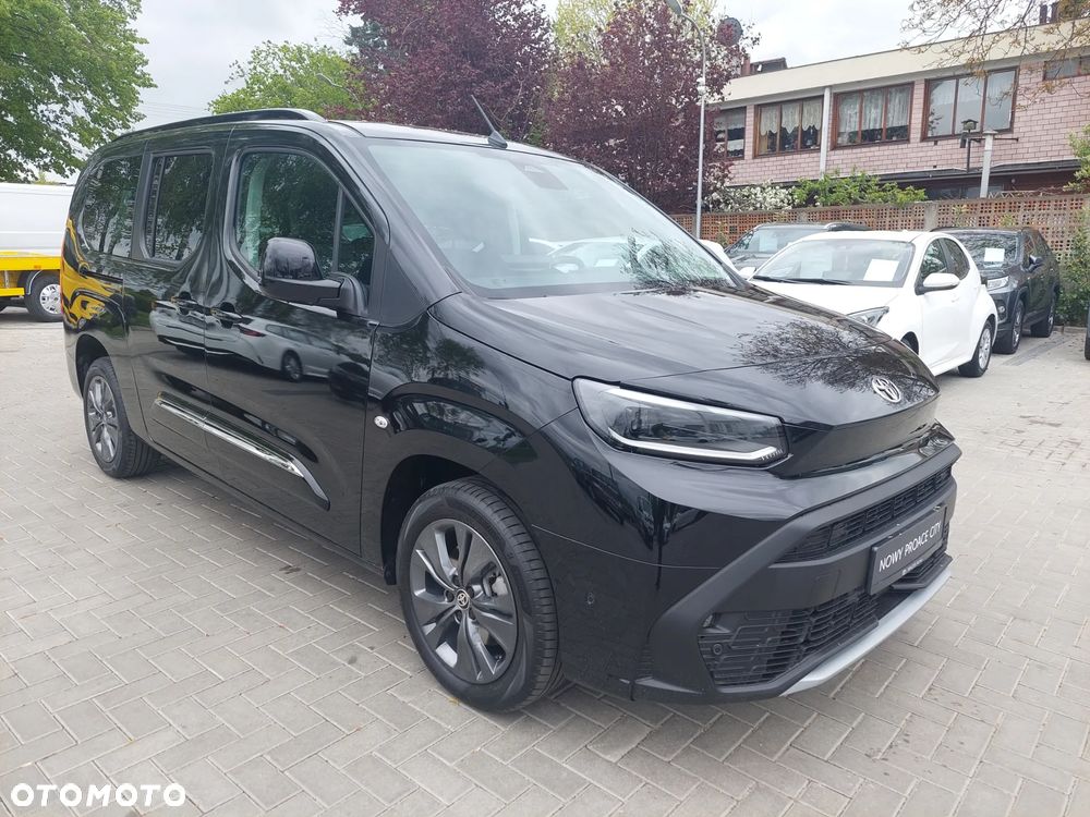 Toyota Proace City Verso 1.2 D-4T Family