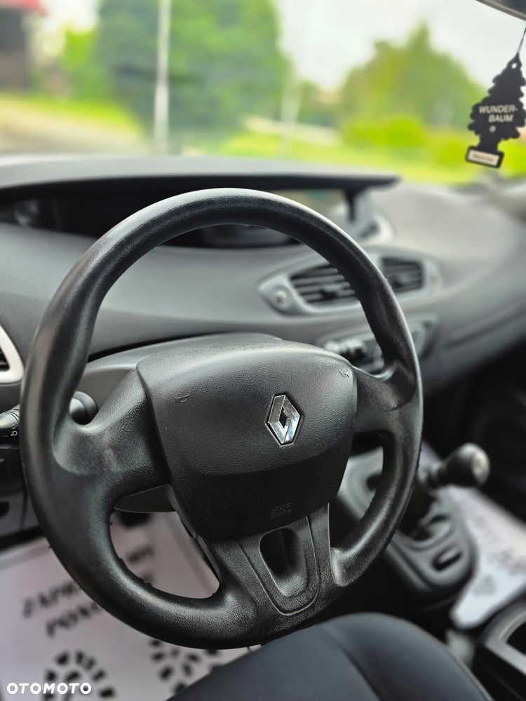 Renault Scenic 1.6 16V 110 Dynamique - 9