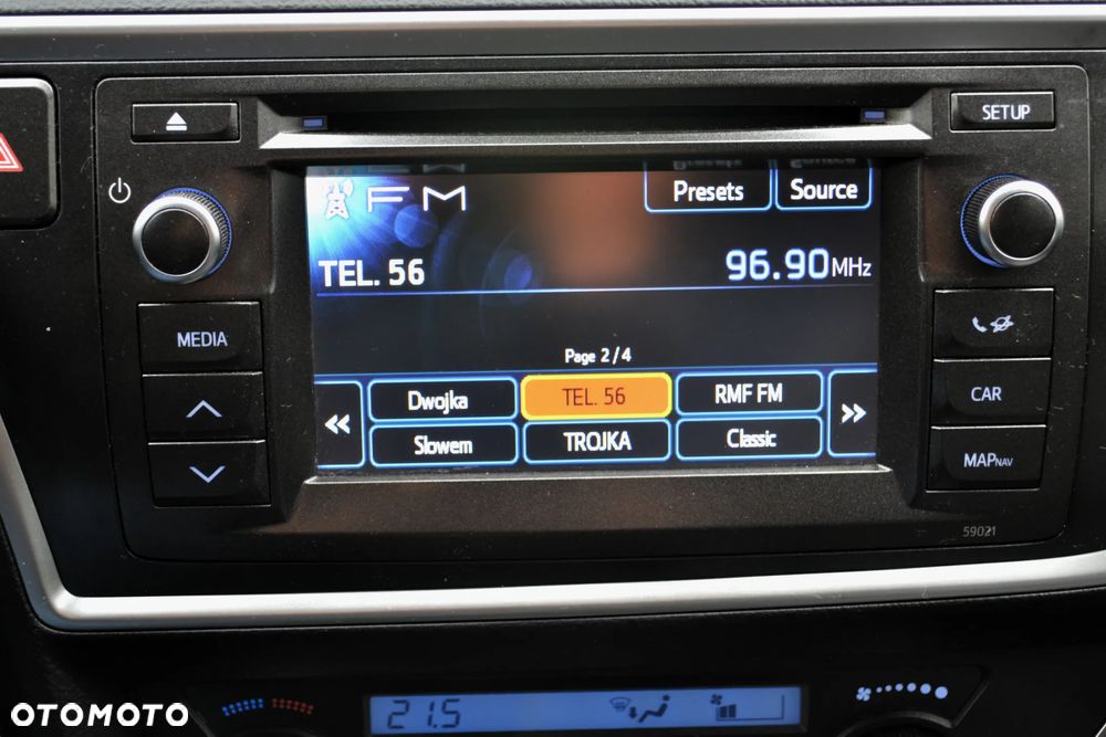 Toyota Auris 2.0 D-4D Premium - 17