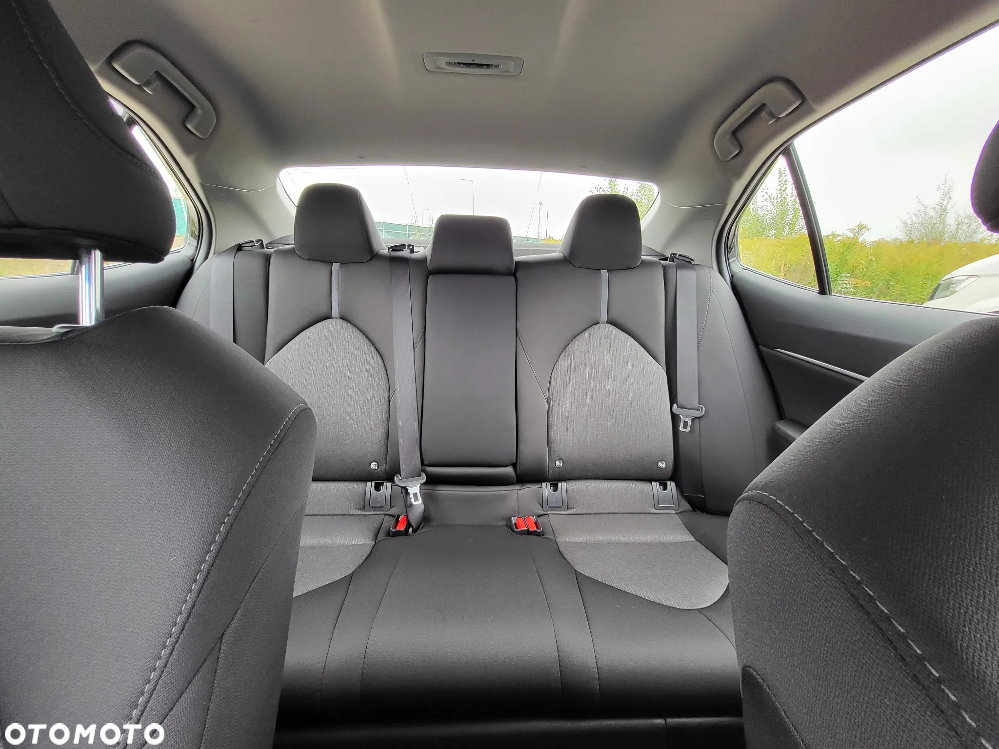 Toyota Camry 2.5 Hybrid Comfort CVT - 22