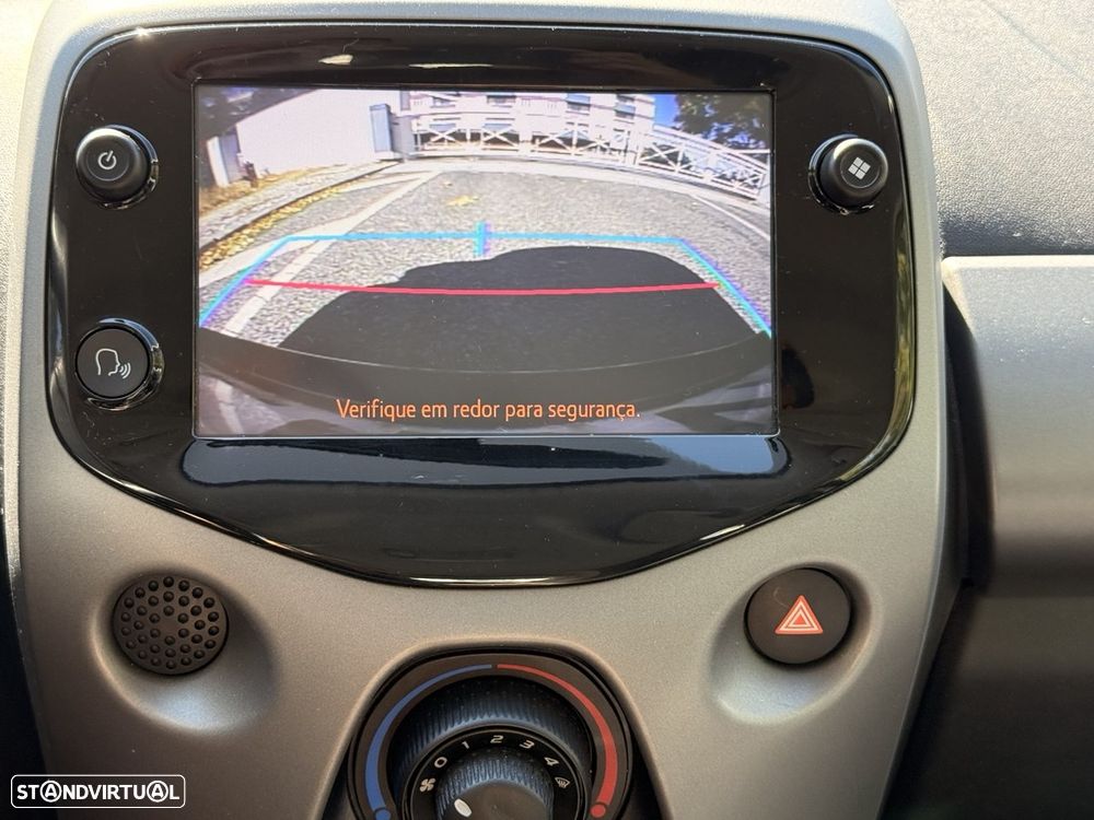 Toyota Aygo 1.0 X-Play+X-Touch - 10