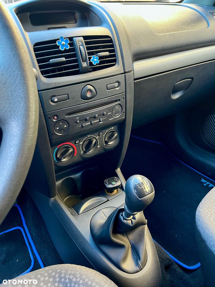 Renault Clio - 23