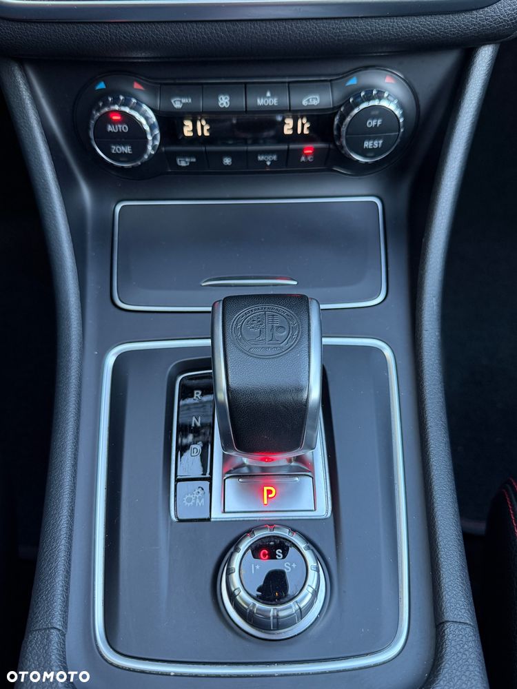 Mercedes-Benz CLA - 21