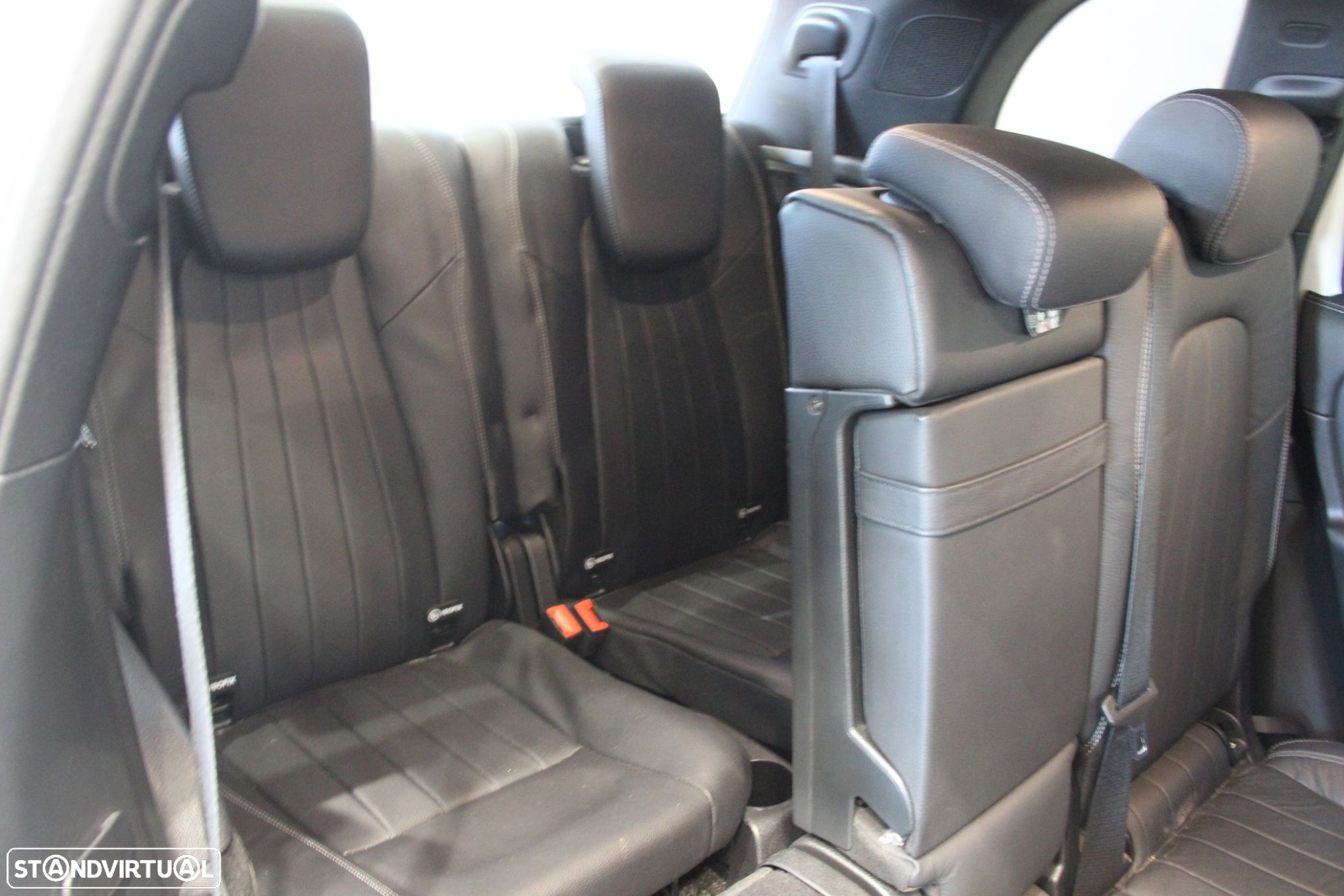 Mercedes-Benz GLB 180 d Progressive - 16