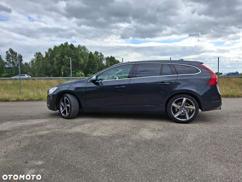 Volvo V60 D3 R-Design - 7