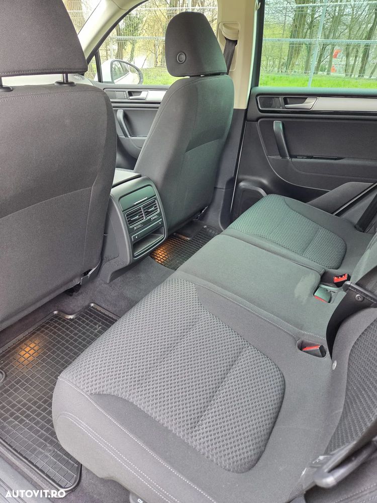 Volkswagen Touareg - 13