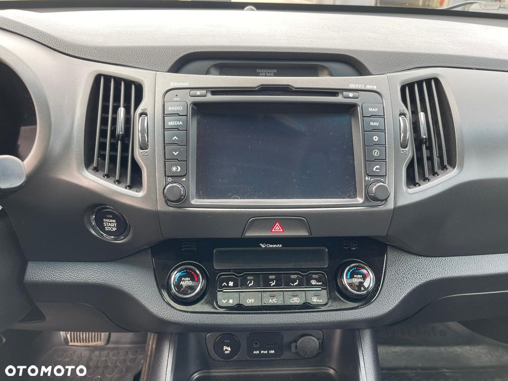 Kia Sportage 2.0 CRDI 4WD Automatik Spirit - 24