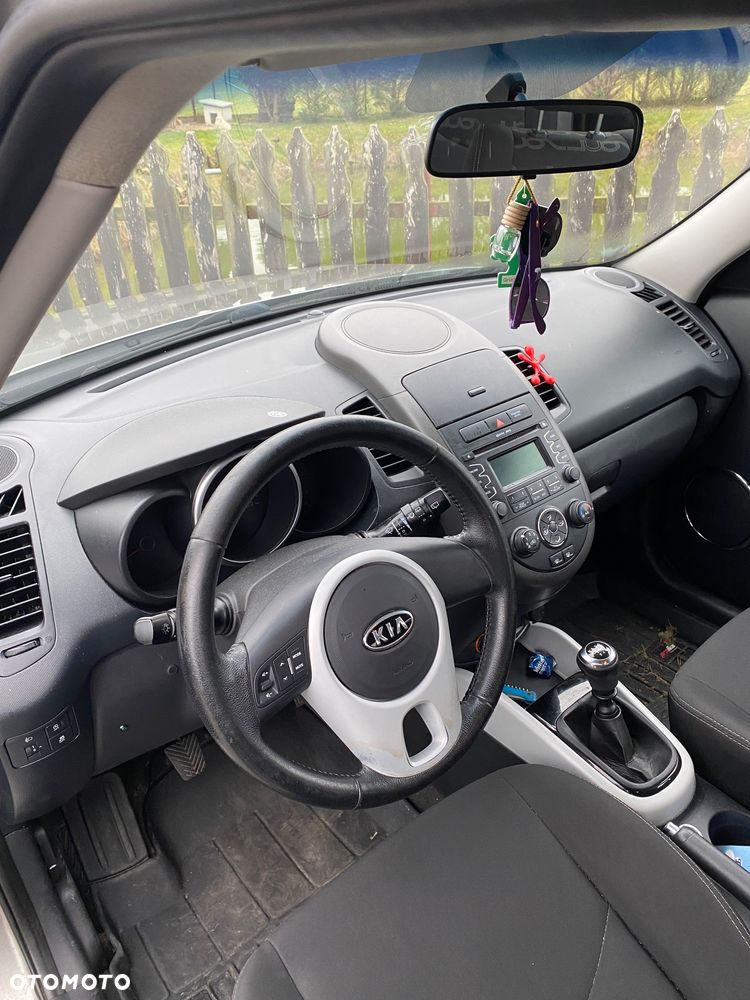 Ford Fiesta 1.6 Trend - 8