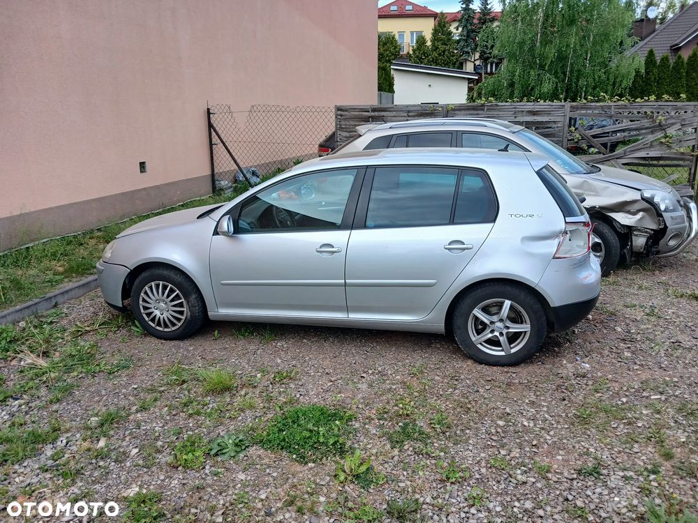 Volkswagen Golf 1.9 TDI DPF Tour Edition - 4