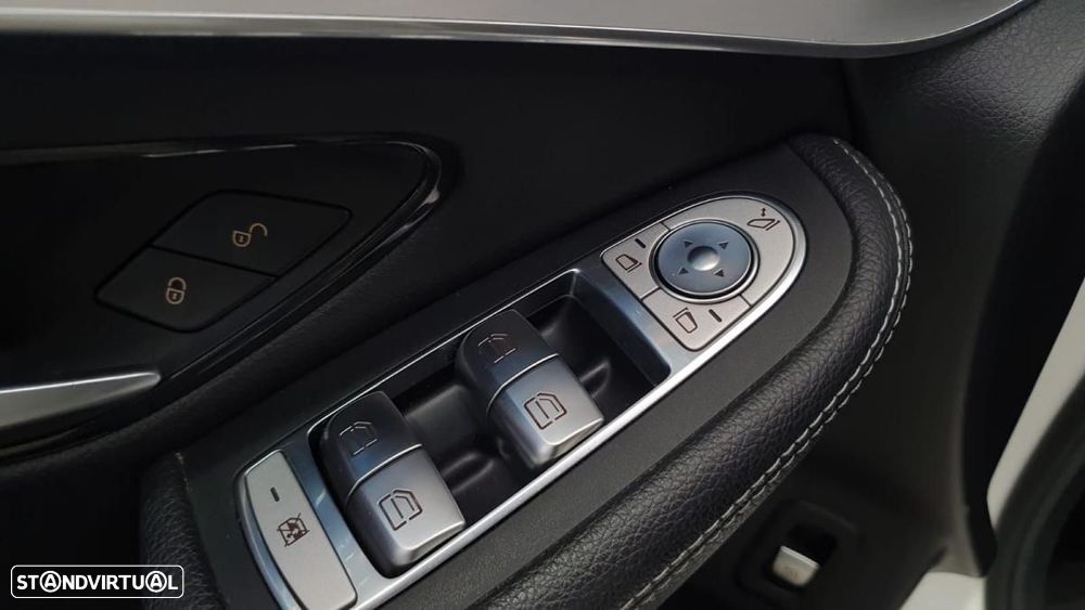 Mercedes-Benz GLC 220 d Coupe 4Matic 9G-TRONIC AMG Line - 29