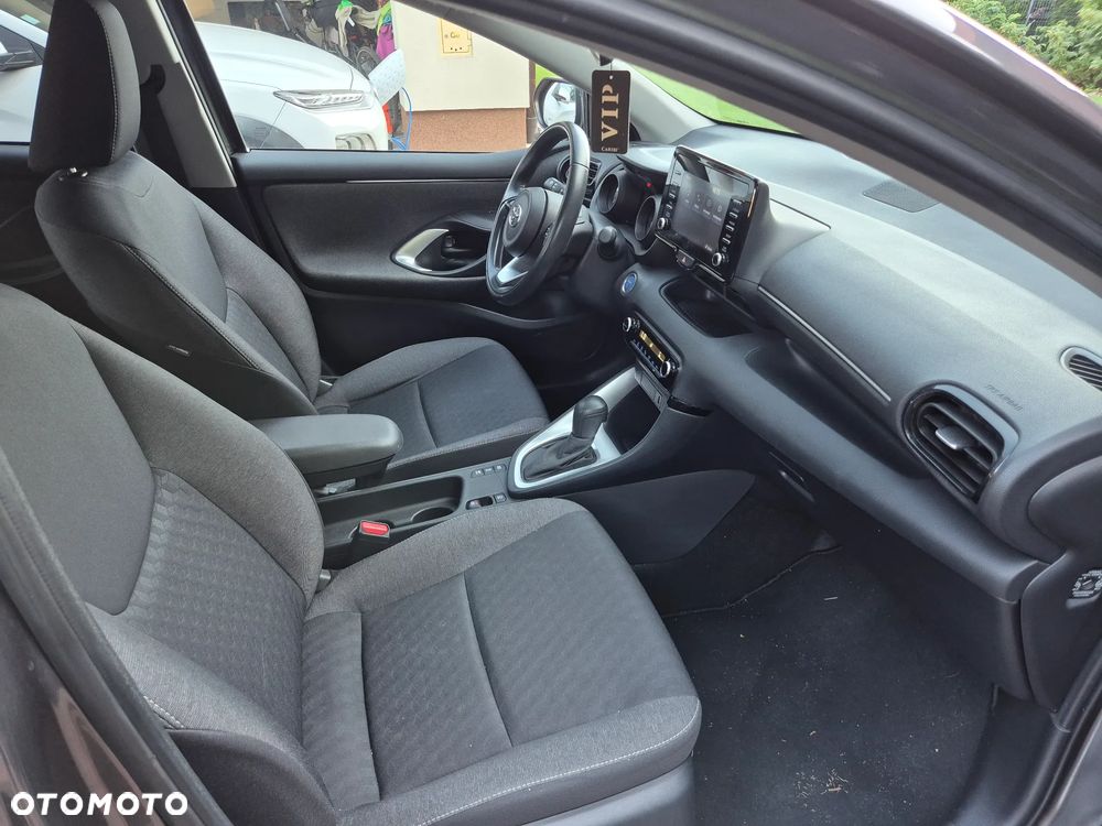 Toyota Yaris Hybrid 100 Dynamic EU6 - 30