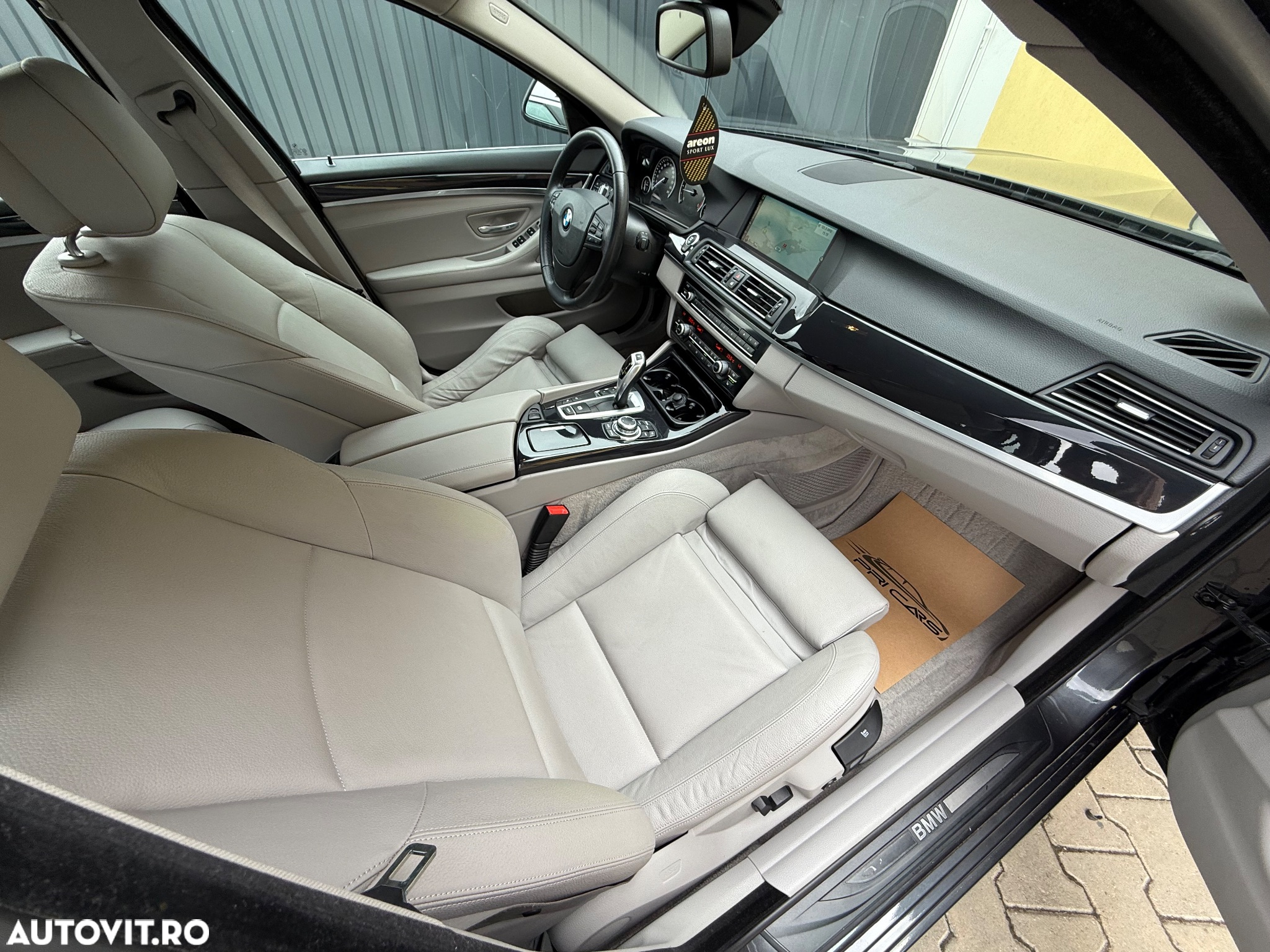 BMW Seria 5 520d Touring Aut. - 12