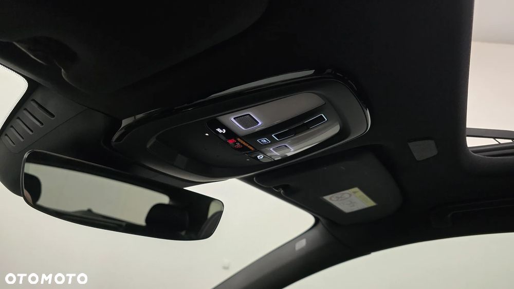 Volvo XC 60 B4 D Plus Dark - 22