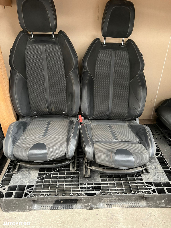 Interior Peugeot 508 2018 2019 2020 2021 2022 necesita doar curățat fără urme de uzura