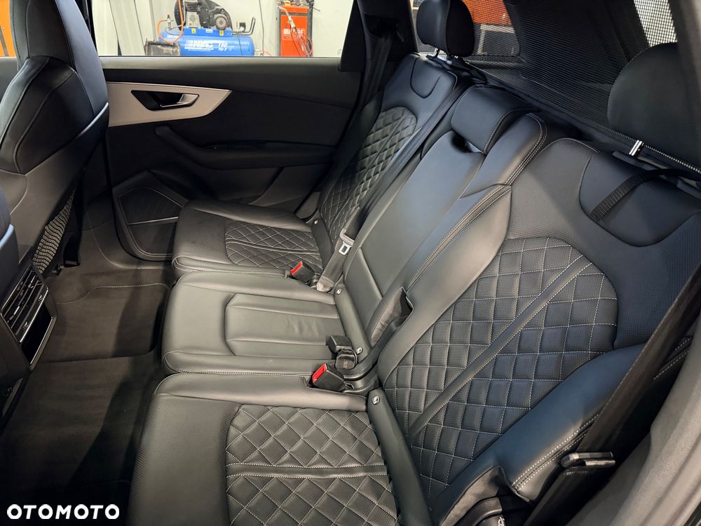 Audi Q7 50 TDI mHEV Quattro Black Edition Tiptr - 13