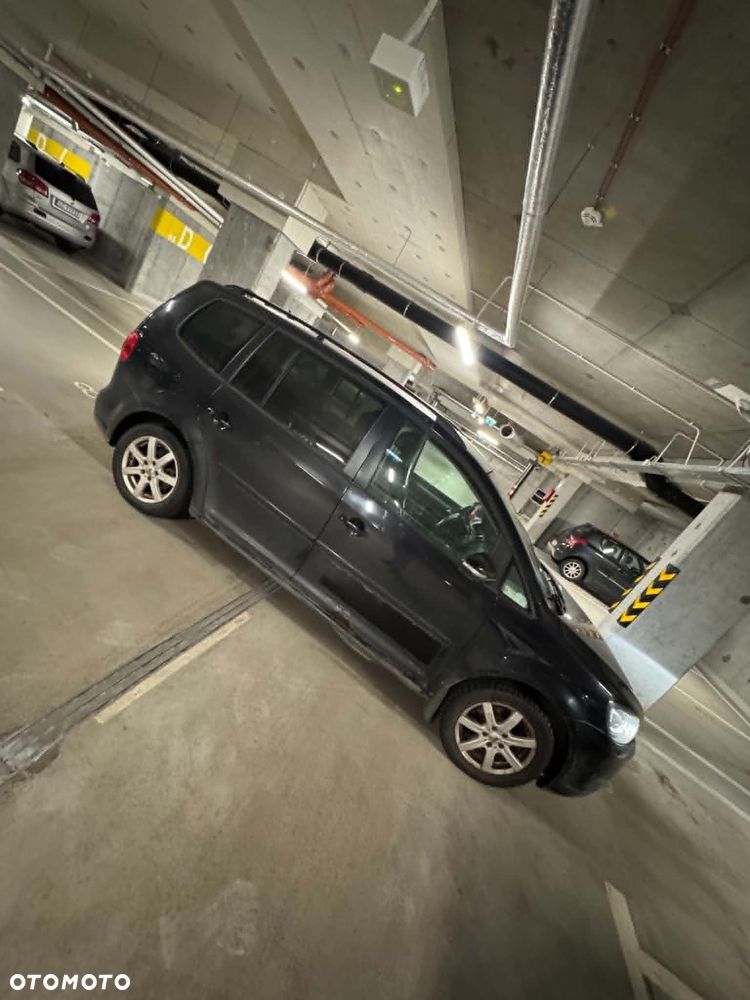 Volkswagen Touran 2.0 TDI DPF DSG Comfortline - 5