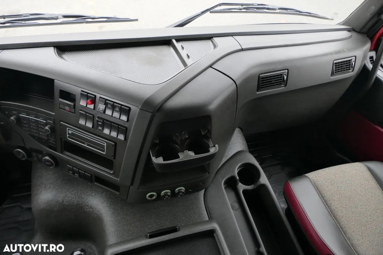 Volvo FMX 450 / 8x4 / 2 PAGINI. CAMION BASCULANTE / TRIDEM / AXIE DE DIRECȚIE LIFTARE / BORDMATIC / HYDROCLAP / 2016 - 31