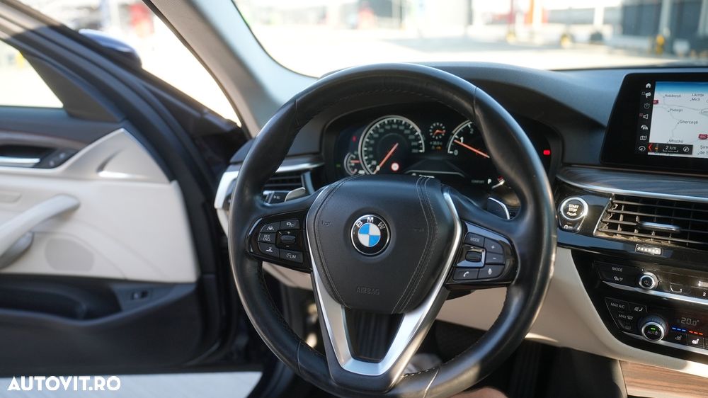 BMW Seria 5 540i Aut. Sport Line - 31