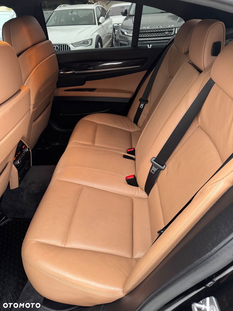 BMW Seria 7 - 18