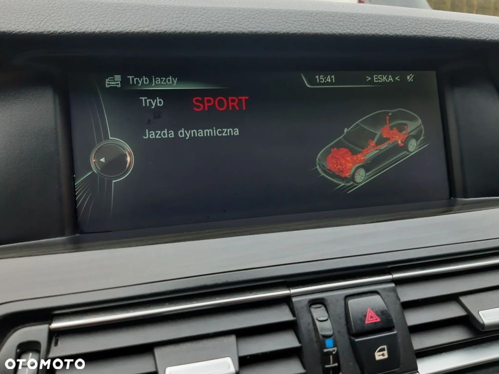 BMW Seria 5 520i Sport-Aut - 25