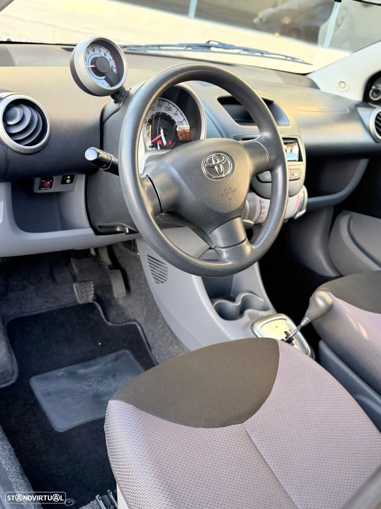 Toyota Aygo 1.0 Plus Sport Pack MM - 13