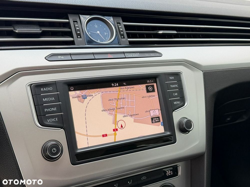 Volkswagen Passat - 26