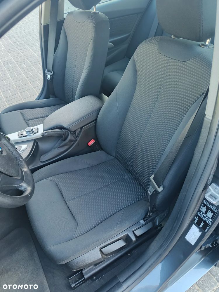 BMW Seria 3 318d - 19