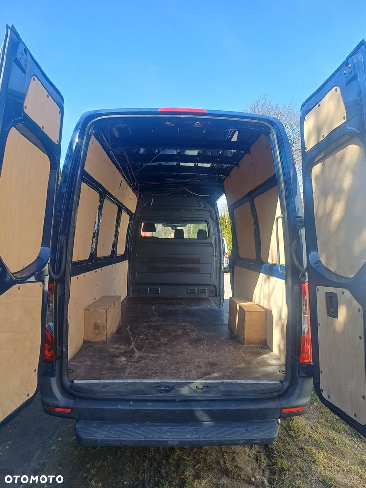 Mercedes-Benz 907 - 3