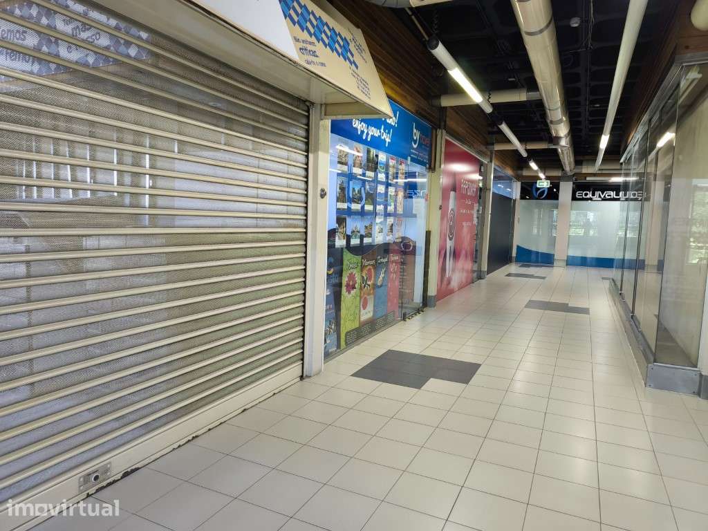 Loja Premium no Centro Comercial das Palmeiras em Oeiras Uma Oportu... - Grande imagem: 3/7