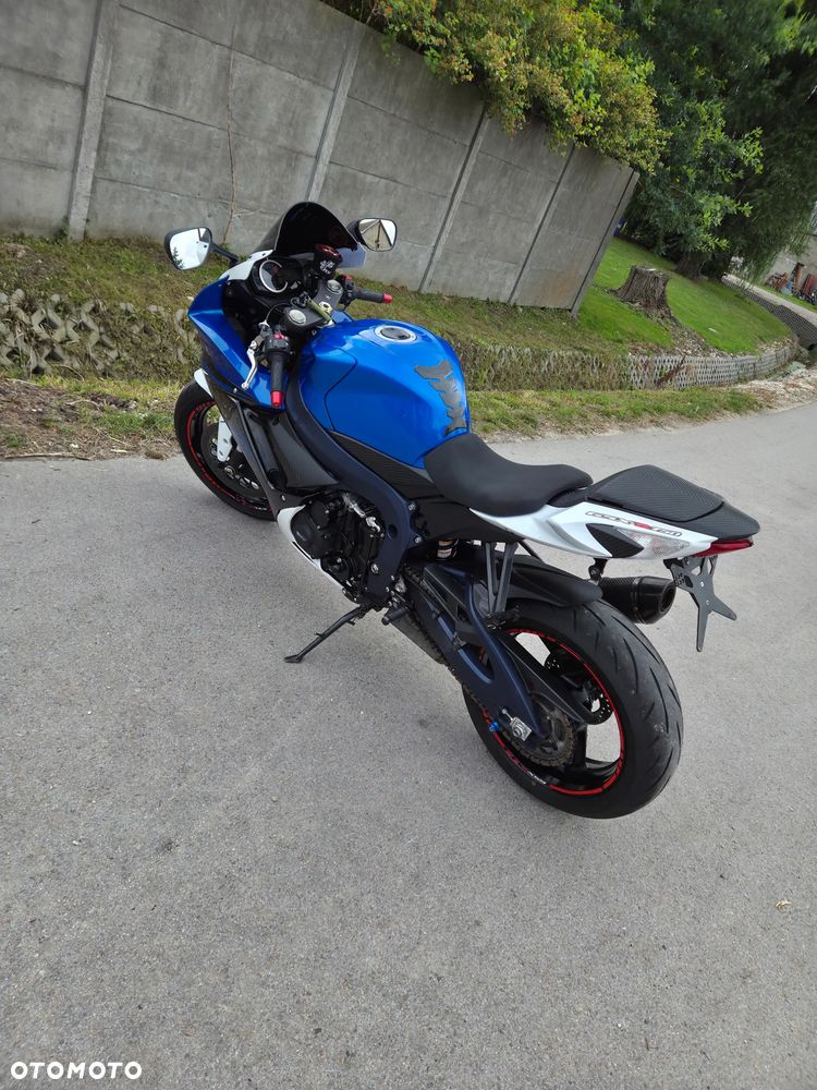 Suzuki GSX-R - 10