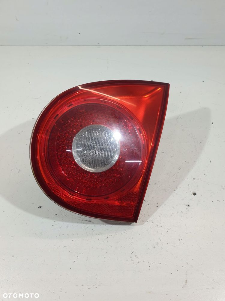 lampa prawy tył vw golf v w klapę 1k6945094e - 4