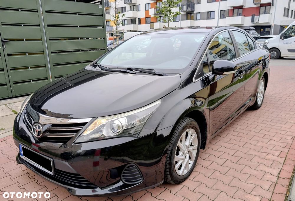Toyota Avensis 1.6 Premium - 1