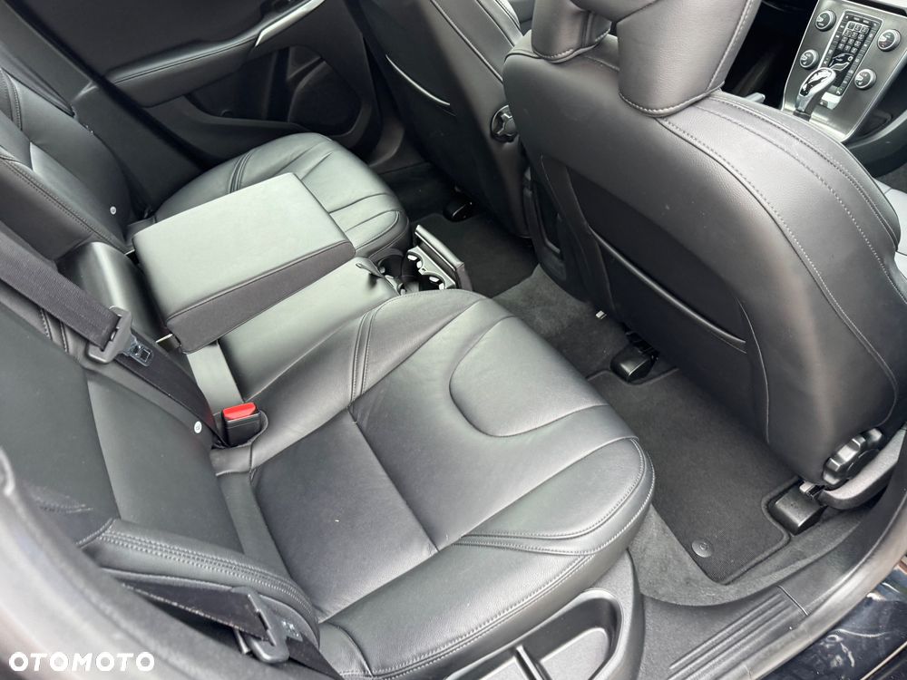 Volvo V40 D4 Geartronic Summum - 25