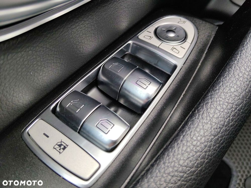 Mercedes-Benz Klasa E - 30