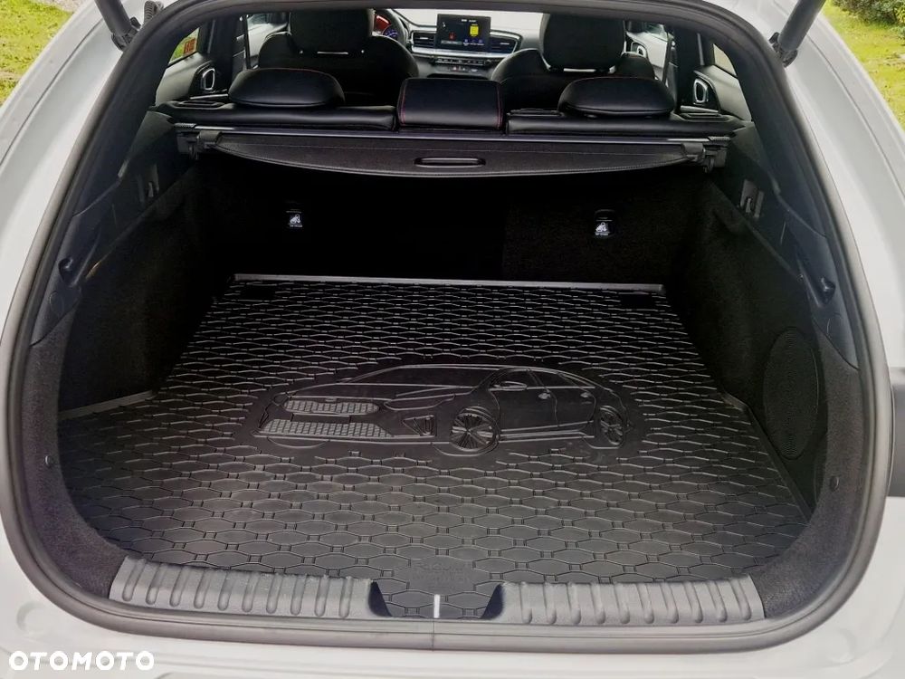 Kia ProCeed 1.6 T-GDI GT DCT - 29