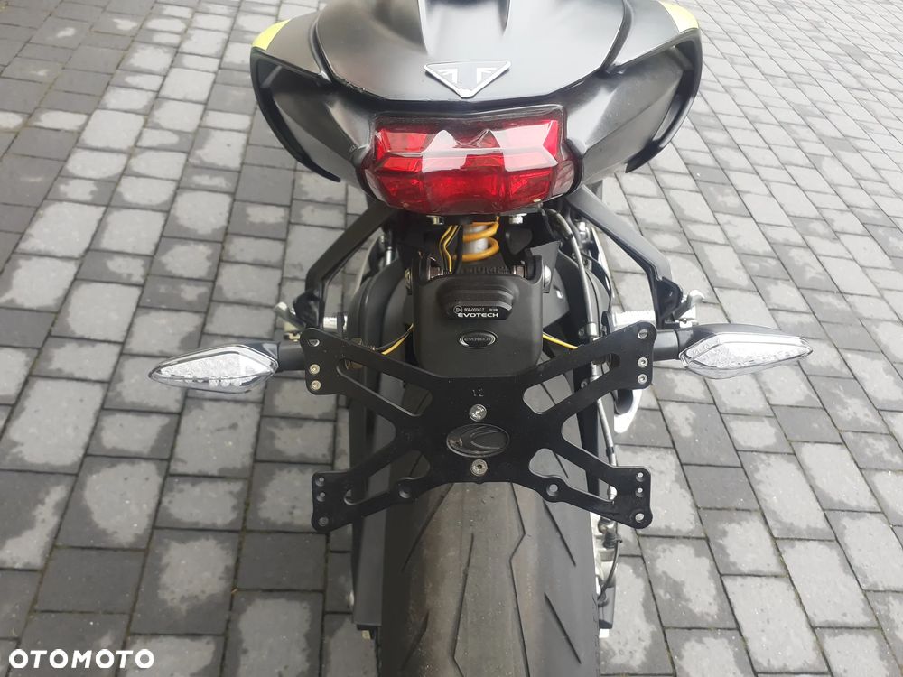 Triumph Street Triple - 21
