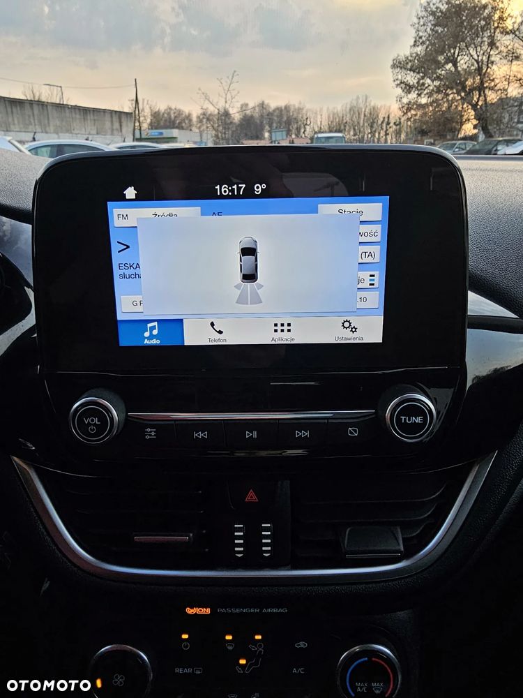 Ford Fiesta 1.1 S&S TITANIUM - 32
