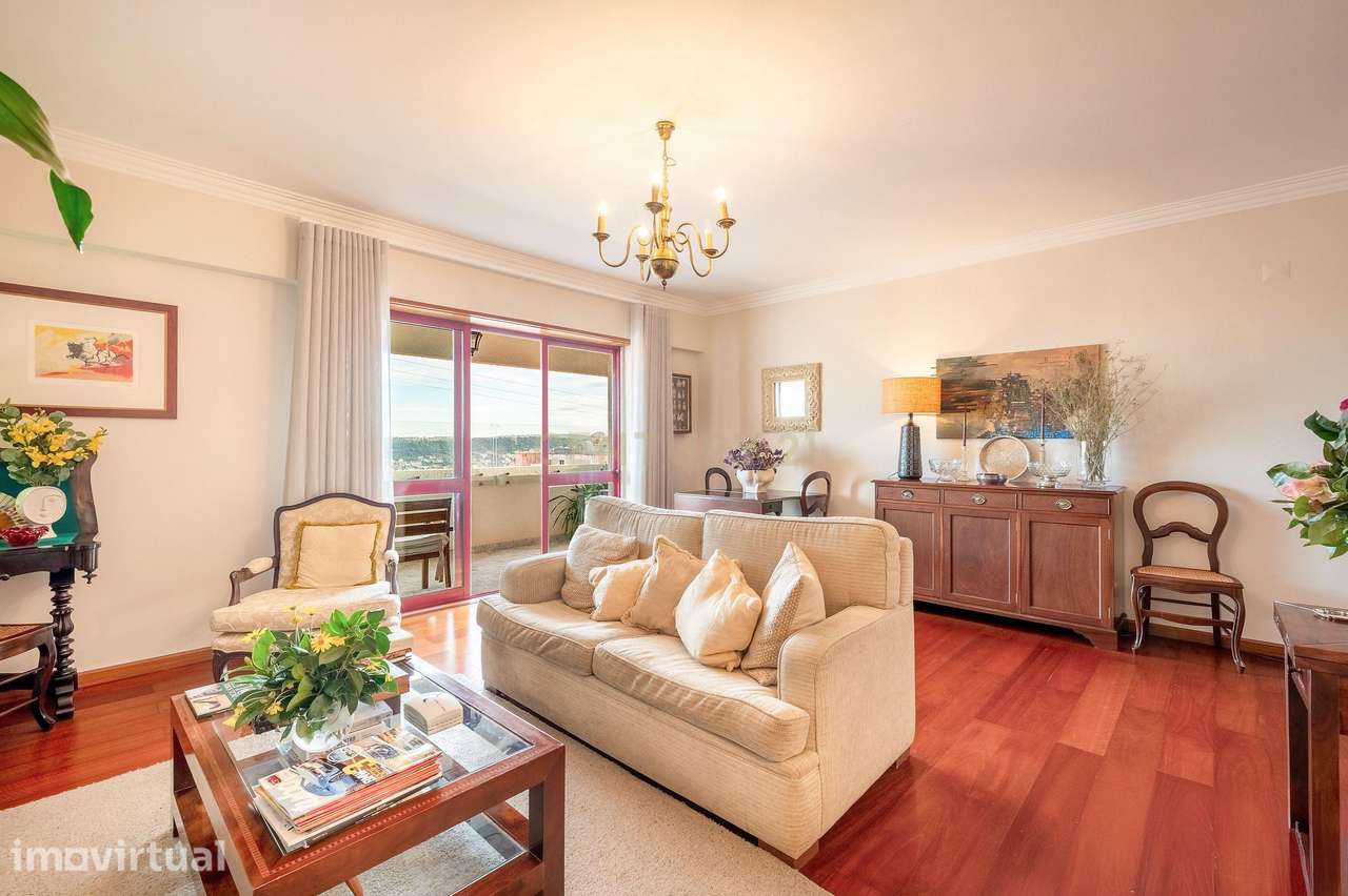 Apartamento T3, com Box de 85 m2 e Arrecadação em Odivelas - Grande imagem: 2/39