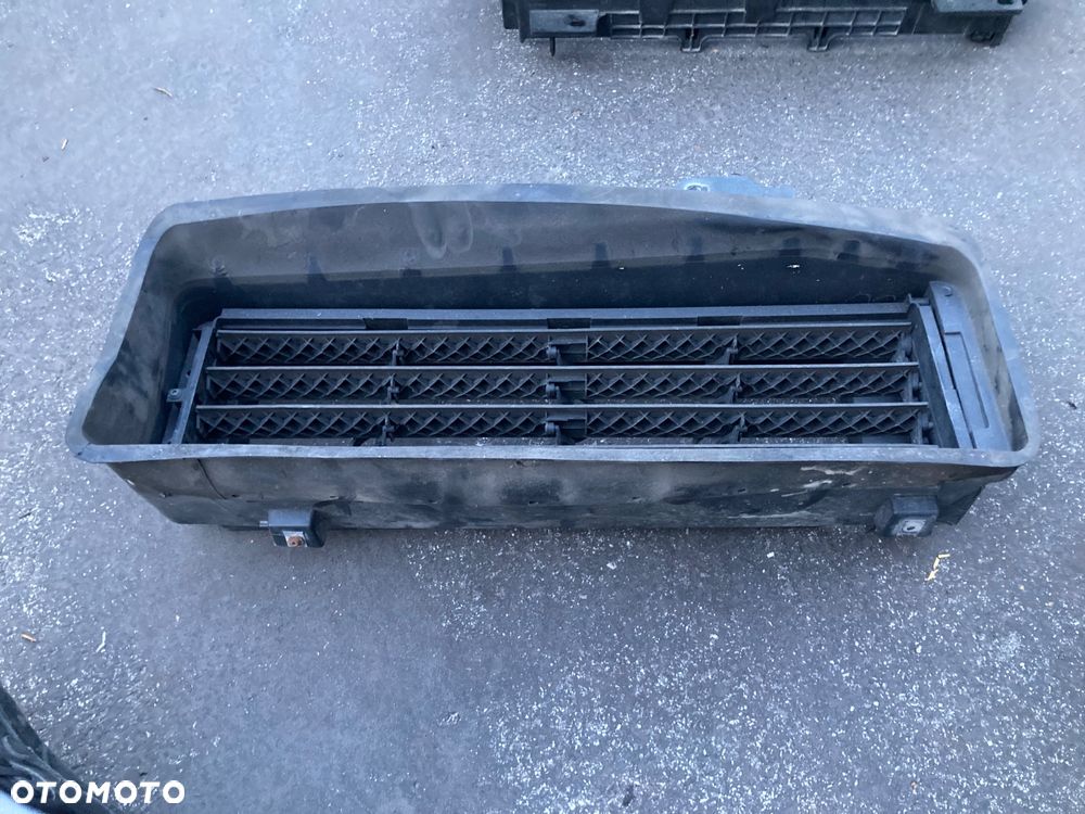 RENAULT CLIO IV 4 WLOT POWIETRZA ŻALUZJA KIEROWNICA POWIETRZA krata kratka   Wwa - 2