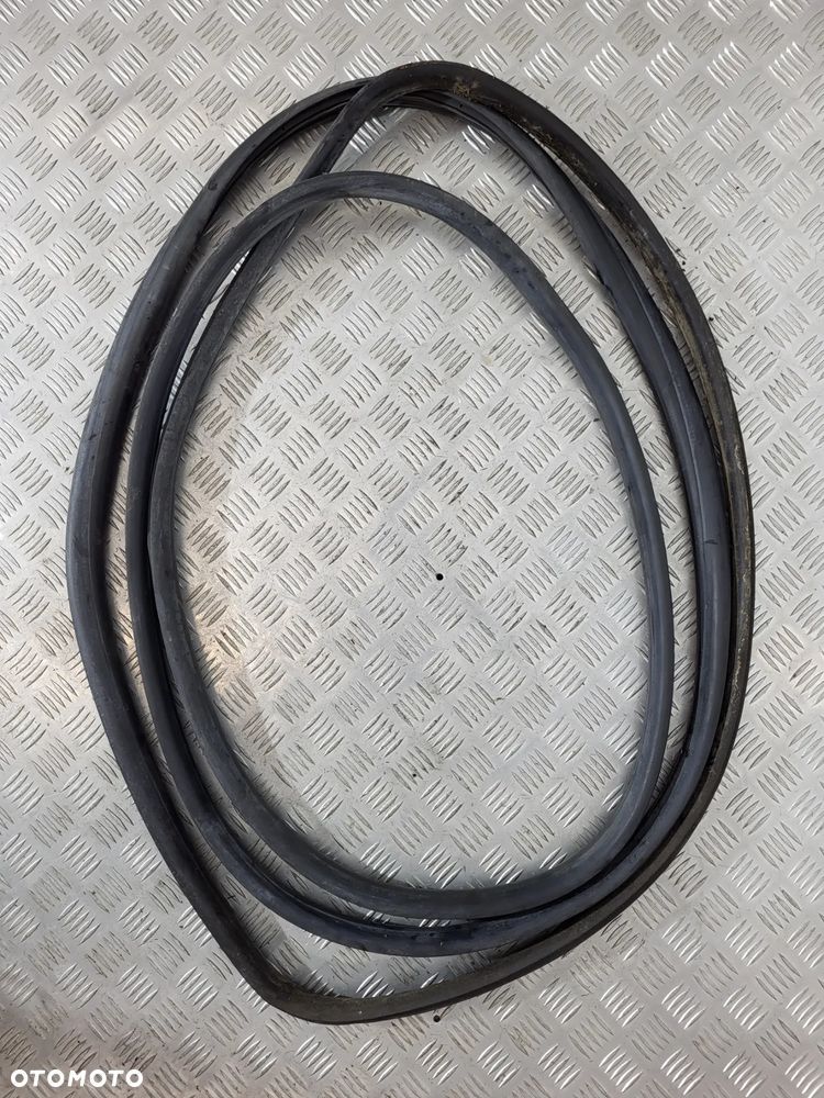 Hyundai H350 Uszczelka Drzwi Bocznych Przesuwanych Prawa - 1