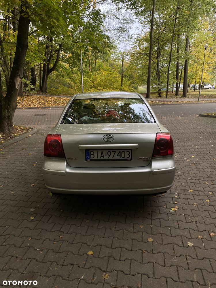 Toyota Avensis - 9
