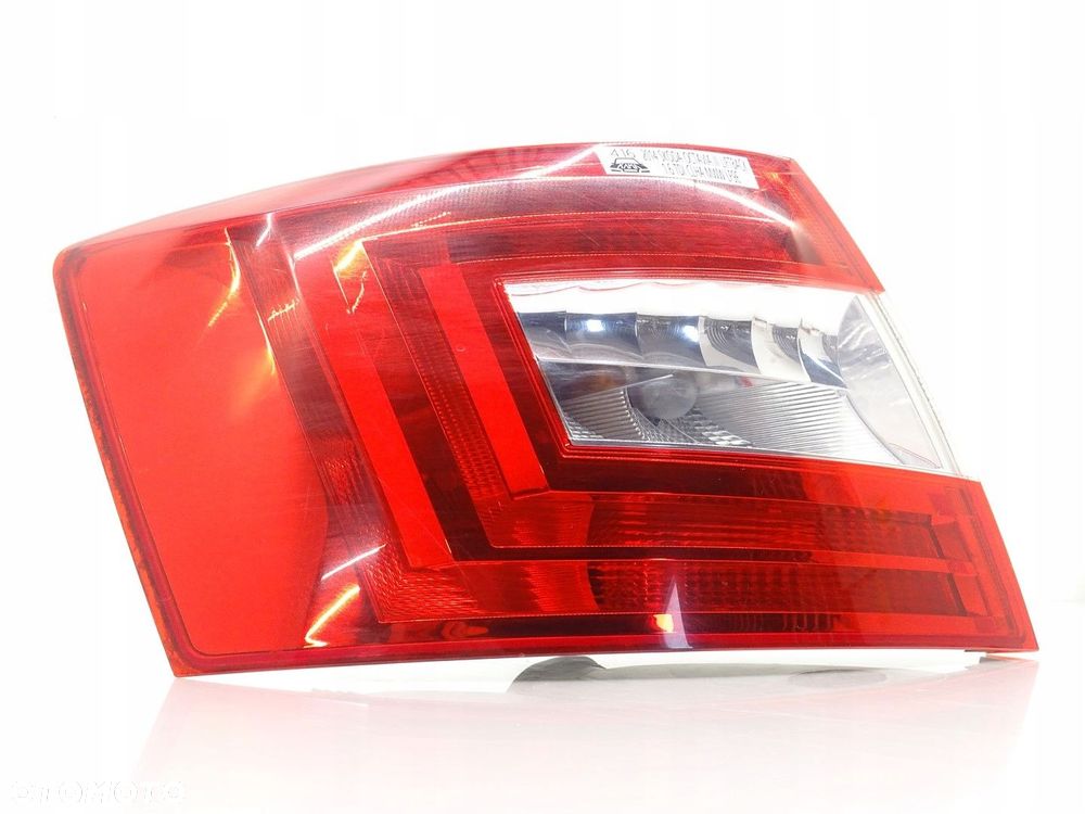 LAMPA LEWY TYŁ LEWA TYLNA SKODA OCTAVIA III 5E LB 5E5945095 - 2